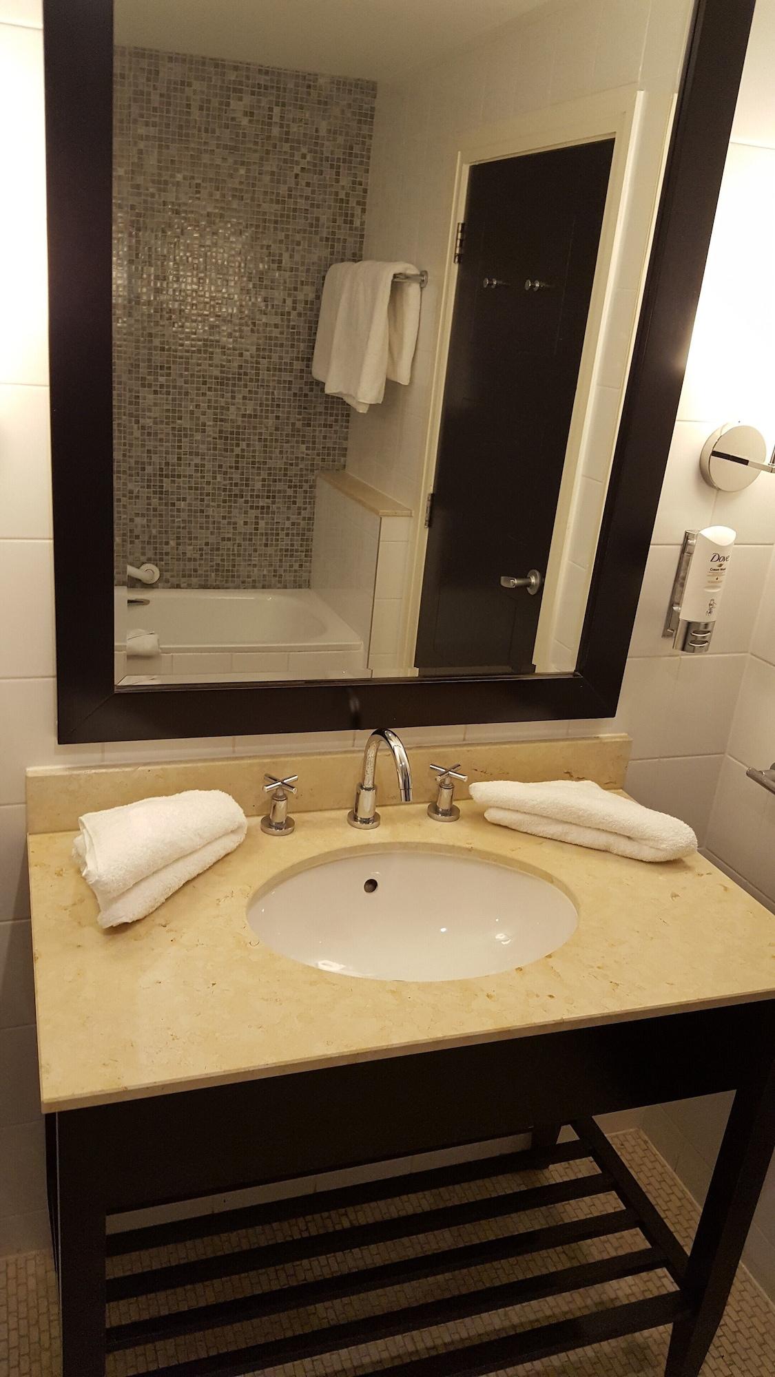 Shamrock Hotel 3*